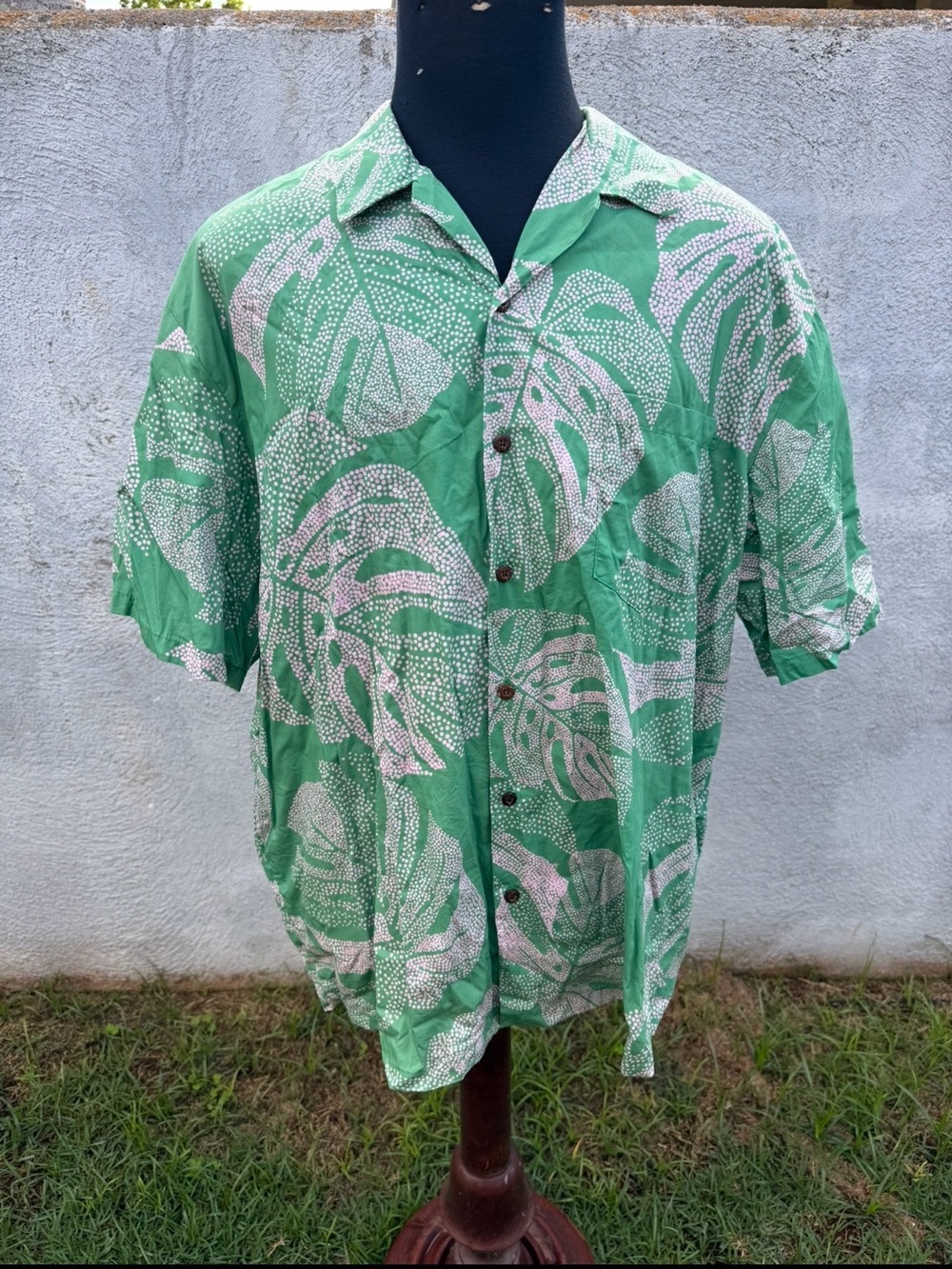 PreOwned Lex Breezy Hawaiian Shirt Green/Pink  Full Button Men's 2XL